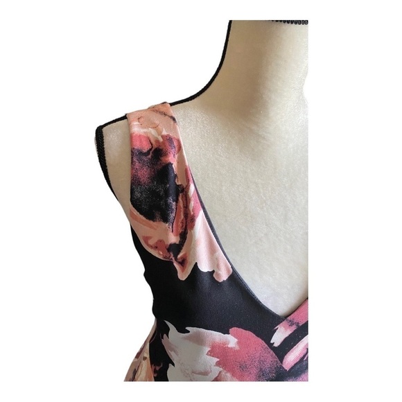 FOREVER 21-FLORAL FIT AND FLARE DRESS -SIZE 1X - Picture 7 of 12